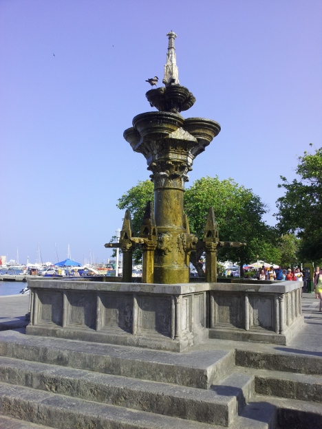 Fontana Grande Rodi